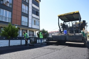 Kapaklı'da Sıcak Asfalt Mesaisi Sürüyor